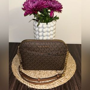 Michael Kors Jet Set Travel Crossbody